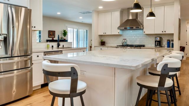 4025 Crondall Dr, Sacramento, CA 95864