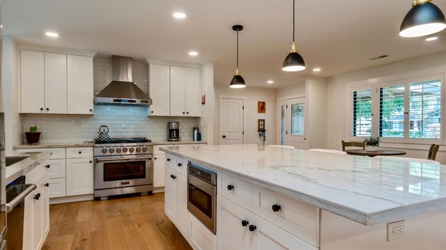 4025 Crondall Dr, Sacramento, CA 95864