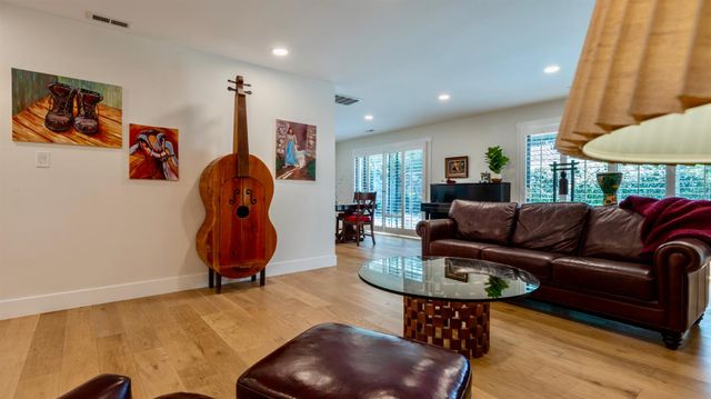 4025 Crondall Dr, Sacramento, CA 95864