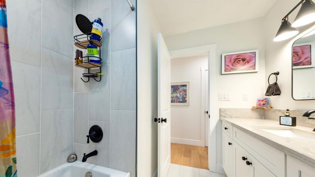 4025 Crondall Dr, Sacramento, CA 95864