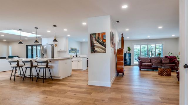 4025 Crondall Dr, Sacramento, CA 95864