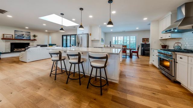 4025 Crondall Dr, Sacramento, CA 95864