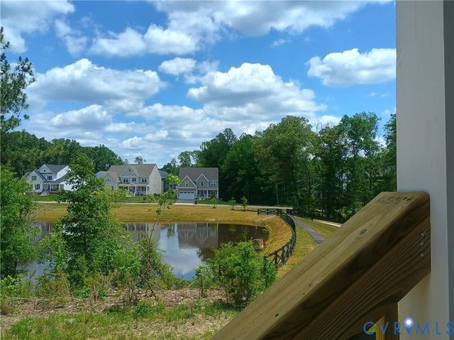 4013 Robins Ridge Dr, Moseley, VA 23120