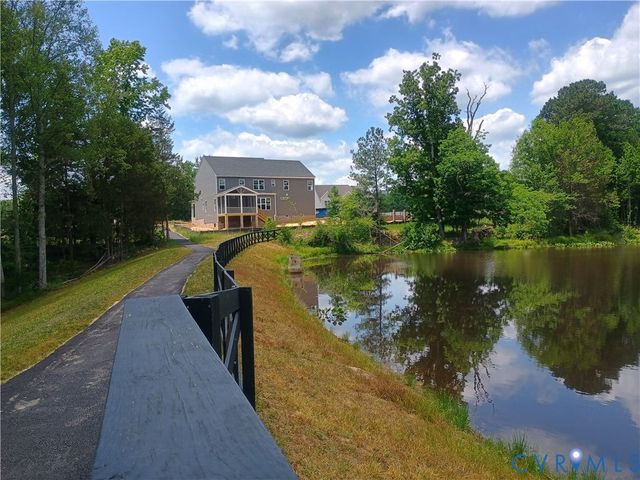 4013 Robins Ridge Dr, Moseley, VA 23120