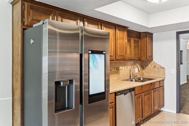 3026 W 68th Place S, Tulsa, OK 74132