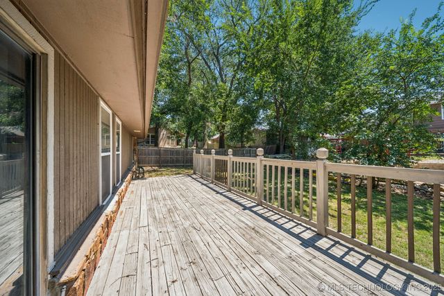 3026 W 68th Place S, Tulsa, OK 74132