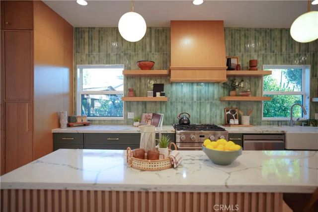 808 S Los Robles, Pasadena, CA 91106