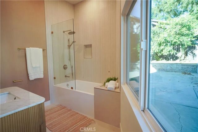 808 S Los Robles, Pasadena, CA 91106