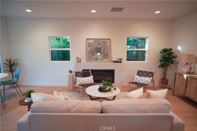 808 S Los Robles, Pasadena, CA 91106