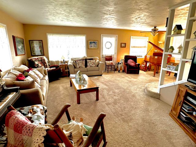 24470 60 Avenue, Ducor, CA 93218