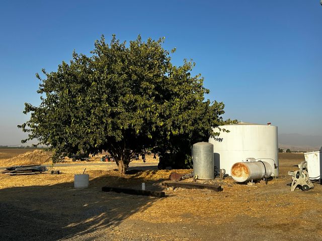 24470 60 Avenue, Ducor, CA 93218