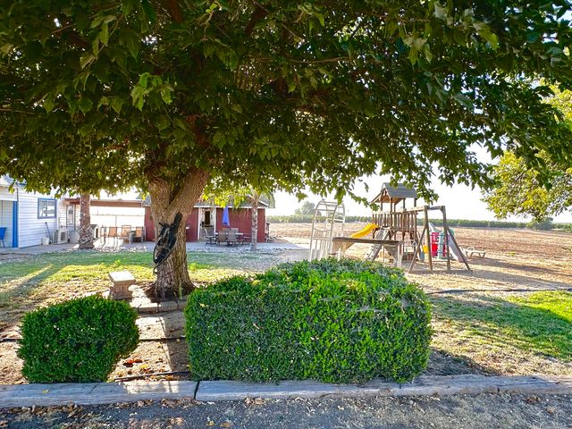 24470 60 Avenue, Ducor, CA 93218