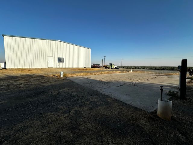 24470 60 Avenue, Ducor, CA 93218