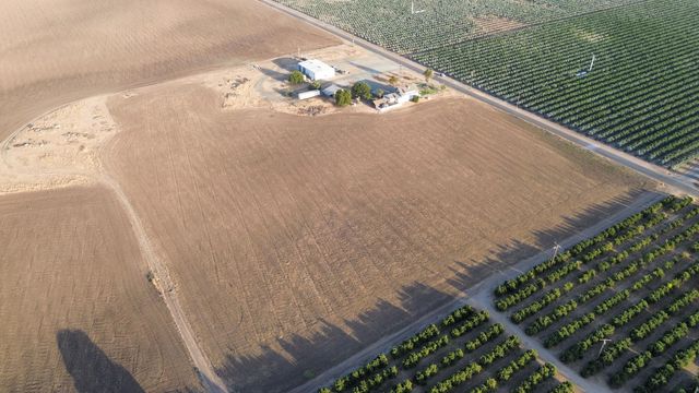 24470 60 Avenue, Ducor, CA 93218