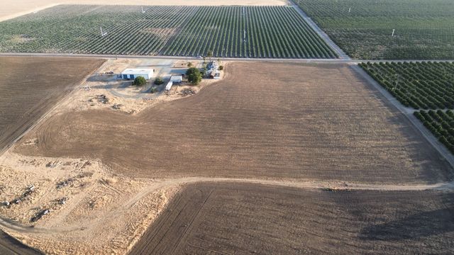 24470 60 Avenue, Ducor, CA 93218