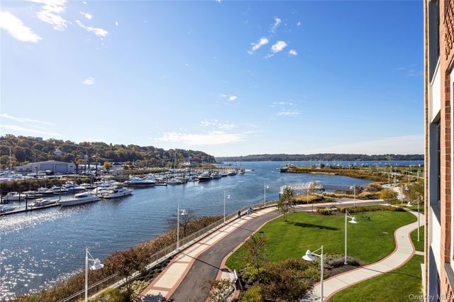 100 Garvies Point Road 1036, Glen Cove, NY 11542