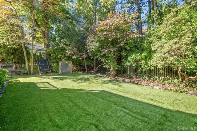 48 Vine Road, Larchmont, NY 10538