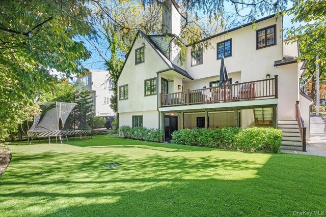 48 Vine Road, Larchmont, NY 10538