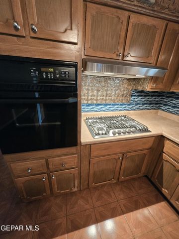 3004 WOODALL Street, El Paso, TX 79925