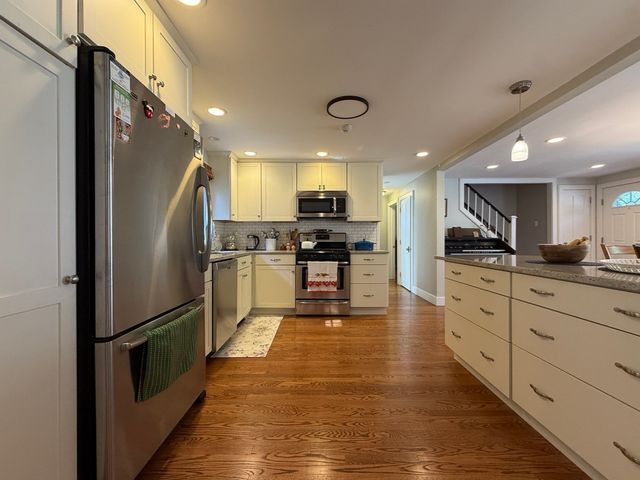 84 Nancy Ave, Dracut, MA 01826