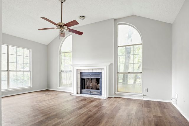 5112 Oak Gate Court, Arlington, TX 76016