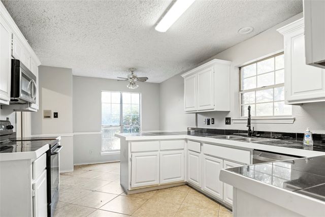 5112 Oak Gate Court, Arlington, TX 76016