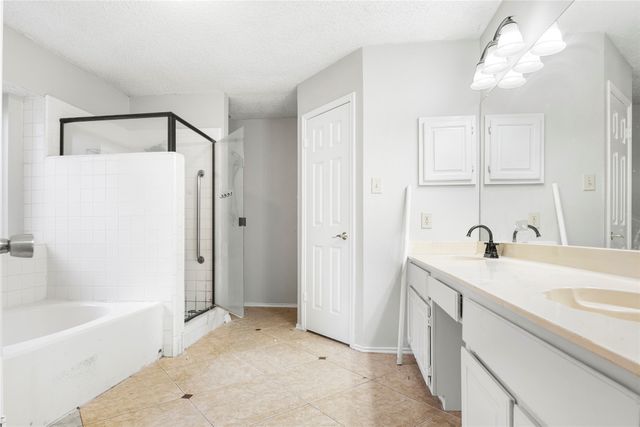 5112 Oak Gate Court, Arlington, TX 76016
