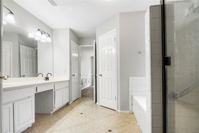 5112 Oak Gate Court, Arlington, TX 76016
