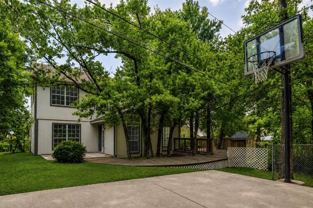 5112 Oak Gate Court, Arlington, TX 76016