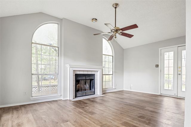 5112 Oak Gate Court, Arlington, TX 76016
