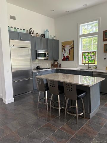 203 Bach Court, Eastport, NY 11941