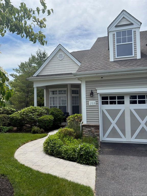 203 Bach Court, Eastport, NY 11941