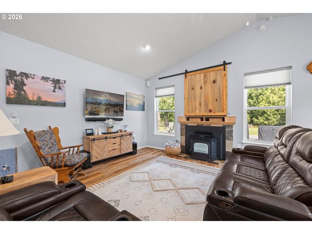 33265 Se COLORADO Rd, Sandy, OR 97055