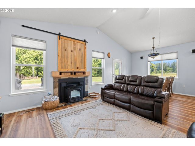 33265 Se COLORADO Rd, Sandy, OR 97055