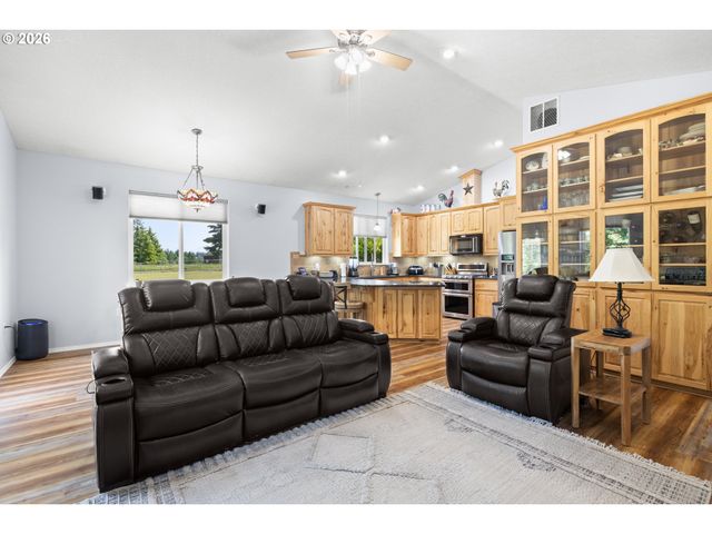 33265 Se COLORADO Rd, Sandy, OR 97055