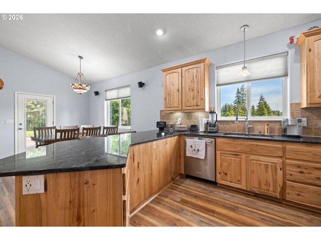 33265 Se COLORADO Rd, Sandy, OR 97055