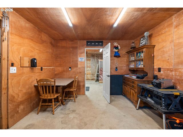 33265 Se COLORADO Rd, Sandy, OR 97055