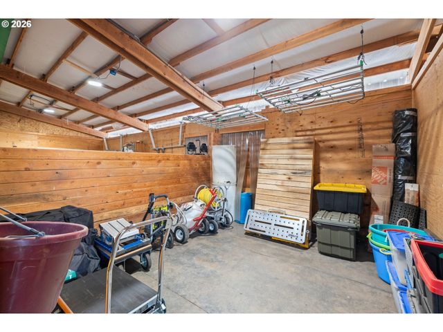33265 Se COLORADO Rd, Sandy, OR 97055