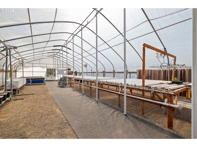33265 Se COLORADO Rd, Sandy, OR 97055