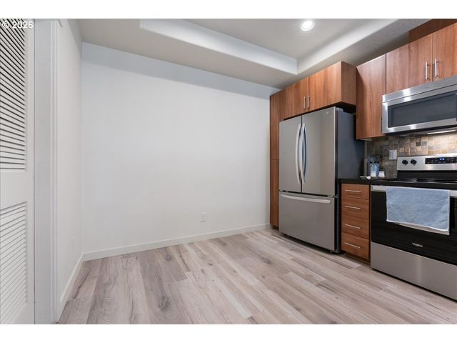 7902 Ne MIRIAM Way, Hillsboro, OR 97006