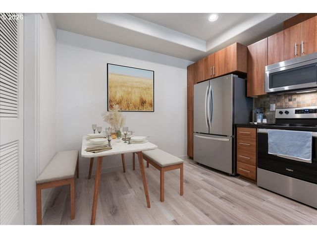 7902 Ne MIRIAM Way, Hillsboro, OR 97006