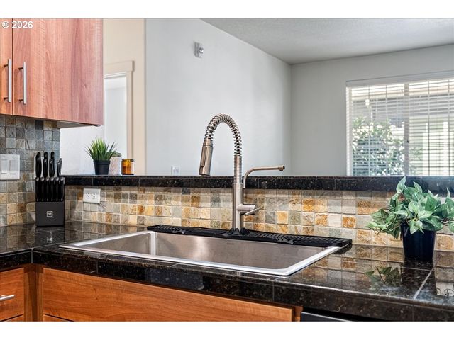 7902 Ne MIRIAM Way, Hillsboro, OR 97006