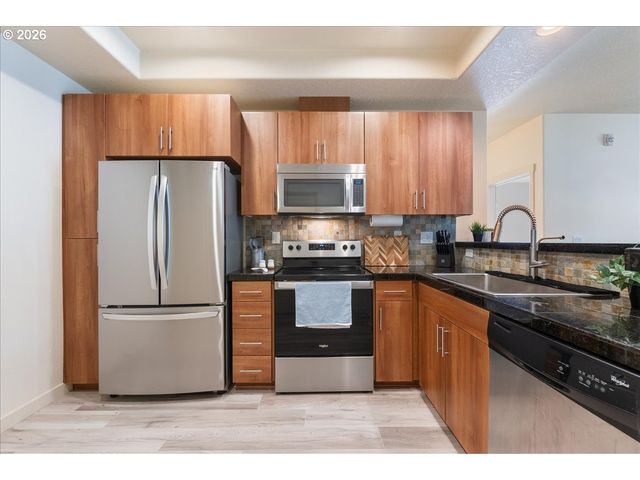 7902 Ne MIRIAM Way, Hillsboro, OR 97006