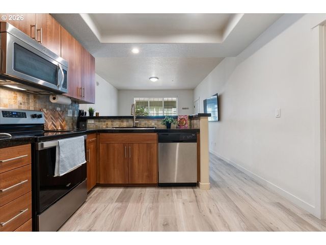 7902 Ne MIRIAM Way, Hillsboro, OR 97006