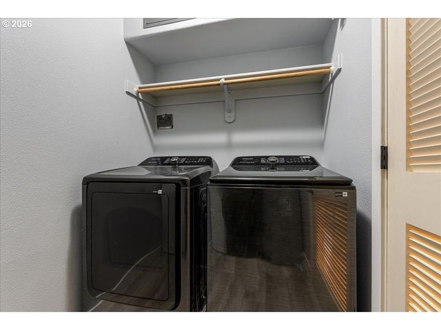 7902 Ne MIRIAM Way, Hillsboro, OR 97006