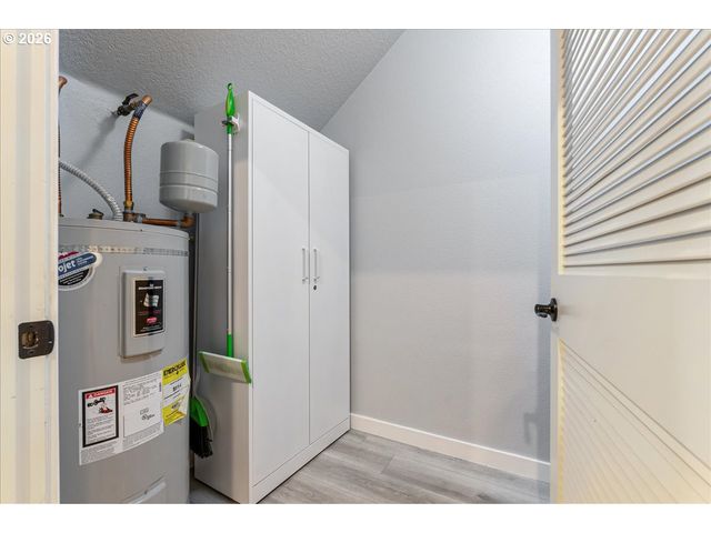 7902 Ne MIRIAM Way, Hillsboro, OR 97006