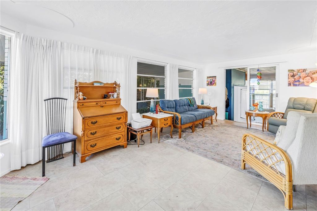 Image 11 of property listing at 1703 MINNESOTA AVENUE, Bradenton, FL 34207