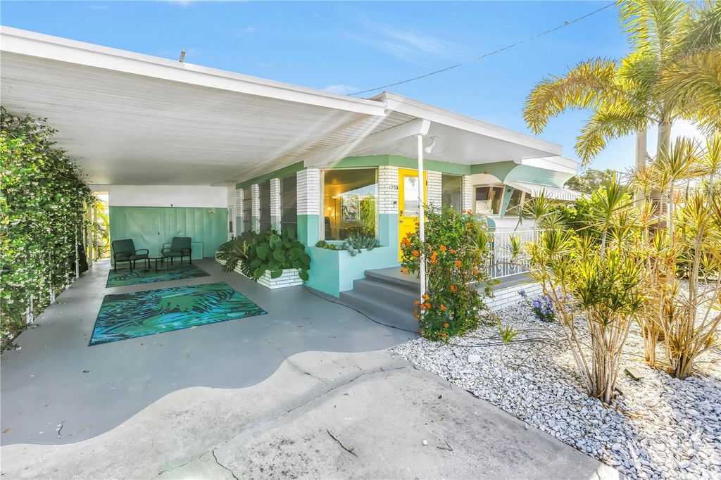 Image 4 of property listing at 1703 MINNESOTA AVENUE, Bradenton, FL 34207