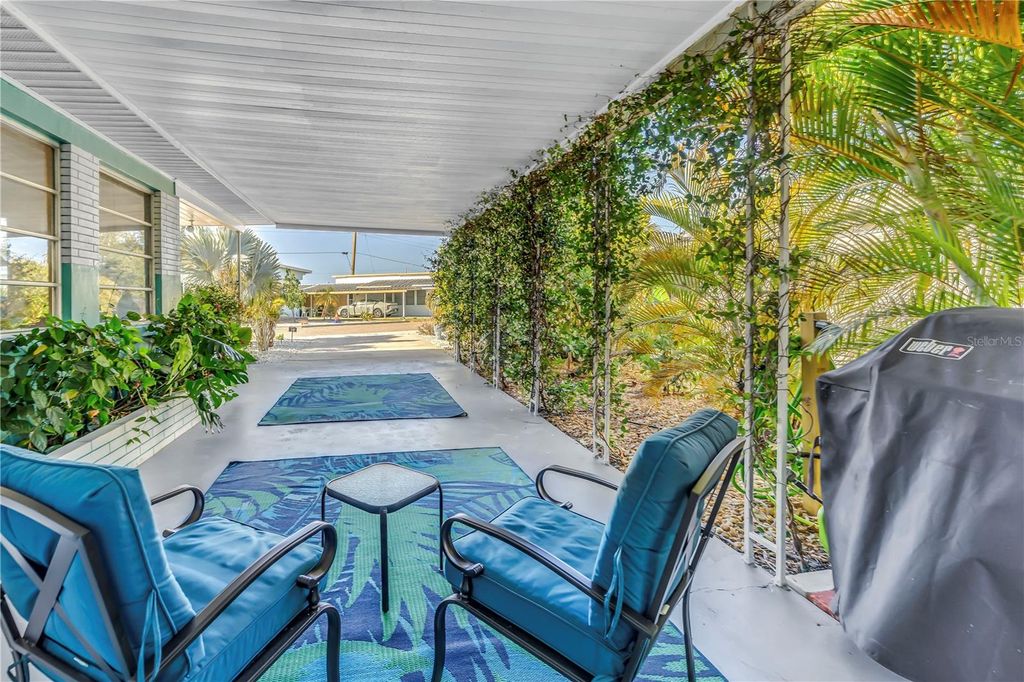 Image 6 of property listing at 1703 MINNESOTA AVENUE, Bradenton, FL 34207