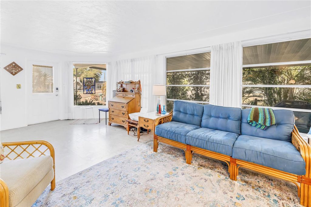 Image 8 of property listing at 1703 MINNESOTA AVENUE, Bradenton, FL 34207